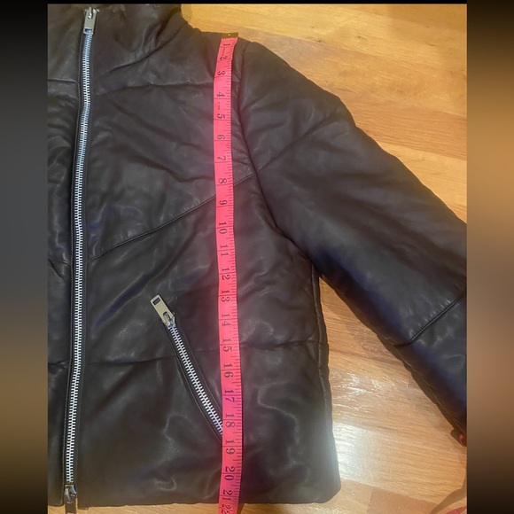LIKE NEW! WALTER BAKER Edwina Jacket. 100% Lambskin Leather. Retails $750 - Picture 15 of 16